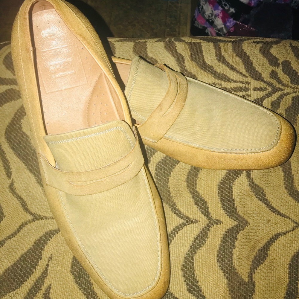 Men’s size 10.5 M